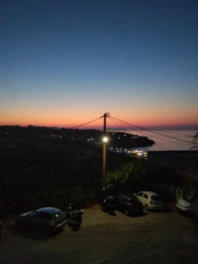 ΕΥΧΑΡΙΣΤΟ ΣΠΙΤΙ 300Μ ΑΠΟ ΤΗΝ ΠΑΡΑΛΙΑ .